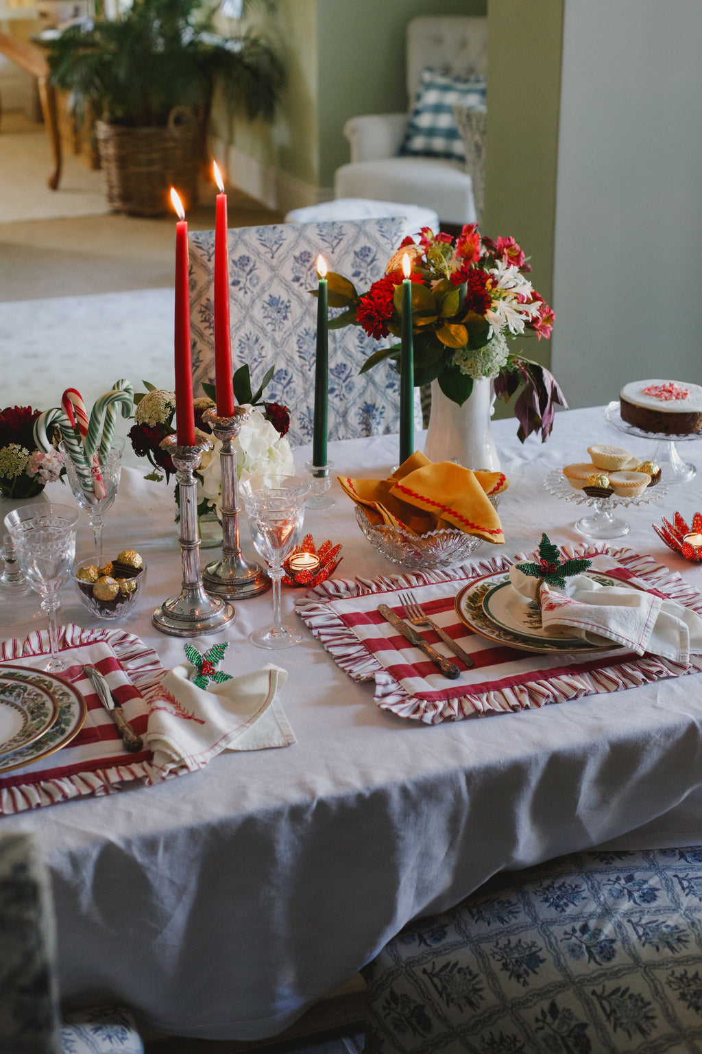 Frilled quilted table mat